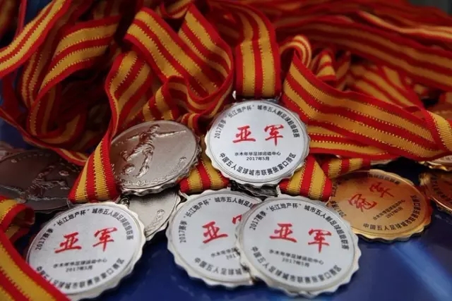 成为牧师，阿尔维斯：我在监狱有上帝陪伴，比踢球赚数百万欧快乐