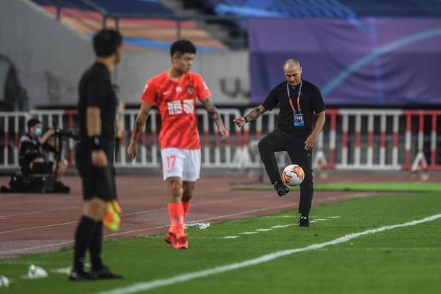 补时3球！玉昆4-3绝杀新鹏城 18岁布尼亚明近4轮3球 卡约读秒破门